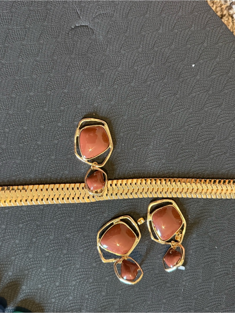 Gold-Tone Earrings with Rose Brown Gemstones 15
